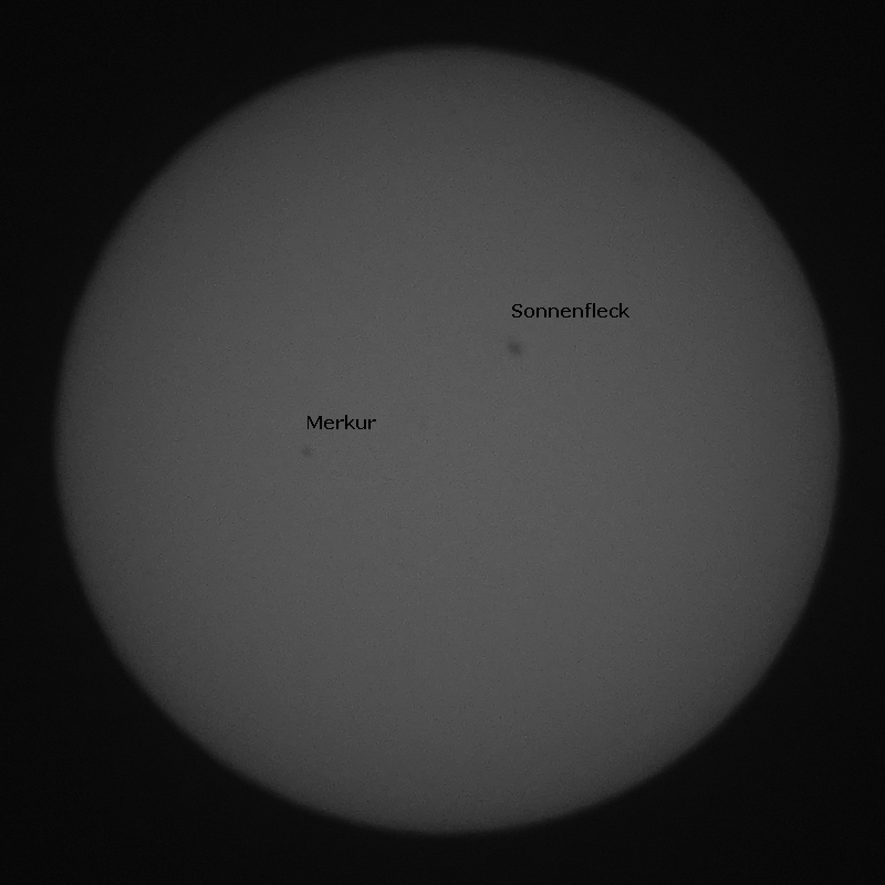 Sonnenfleck und Merkur mit der Superzoom-Kamera aufgenommen